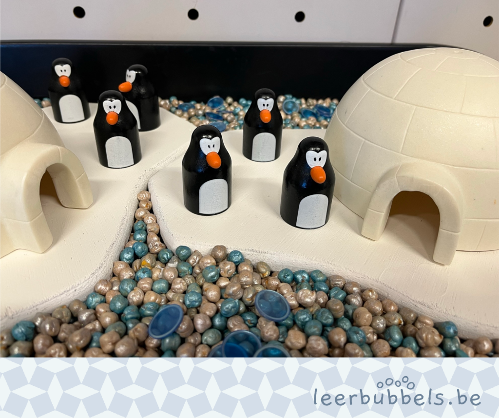 Sensory play thema pinguïns leerbubbels